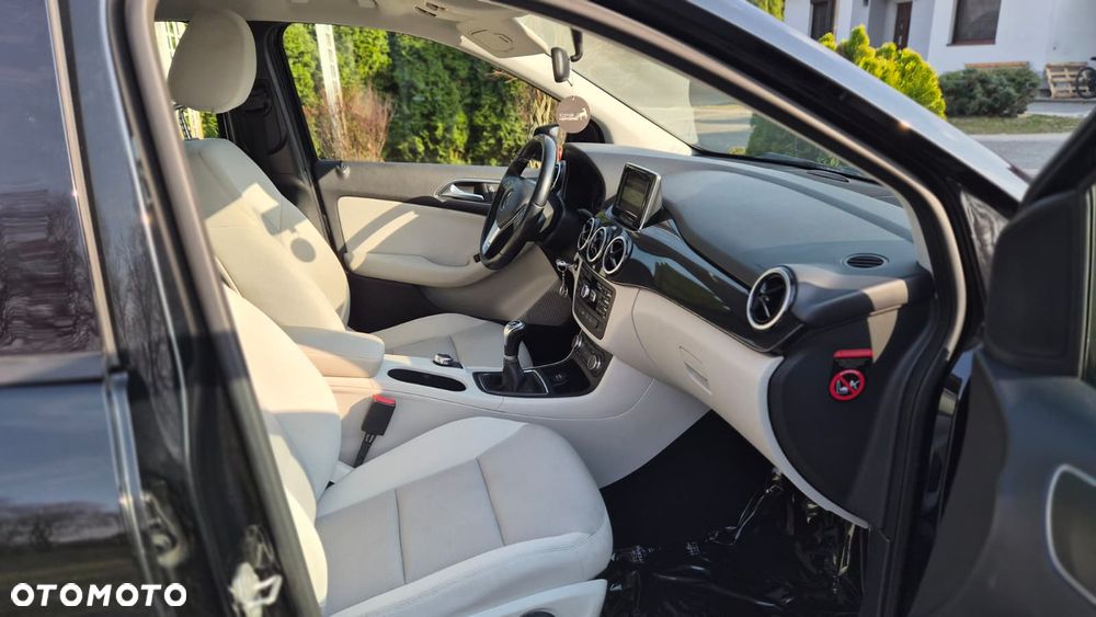 Mercedes-Benz Klasa B - 24