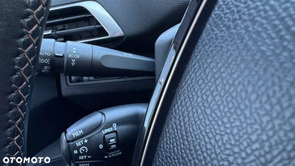 Peugeot 3008 1.6 BlueHDi Active S&S - 11