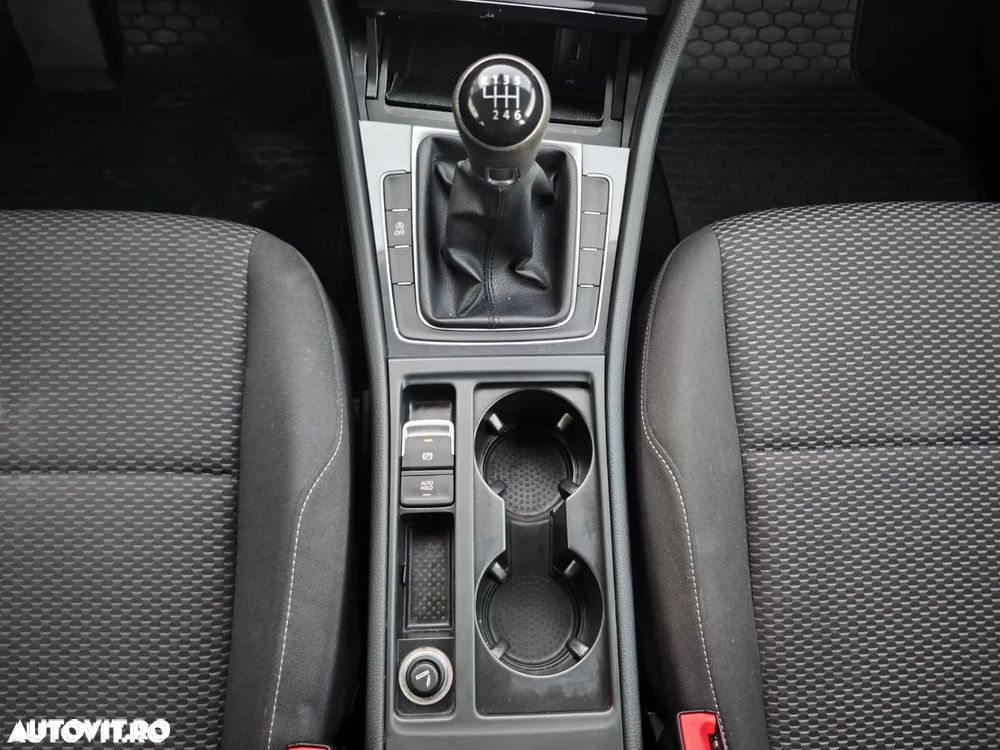 Volkswagen Golf 1.0 TSI Comfortline - 17