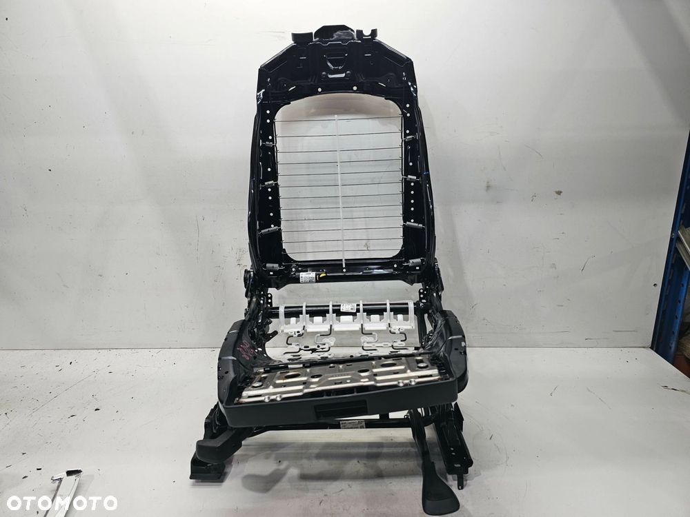 STELAŻ FOTELA PRAWY AUDI Q5 FY 80A881106B 80A881046 - 1