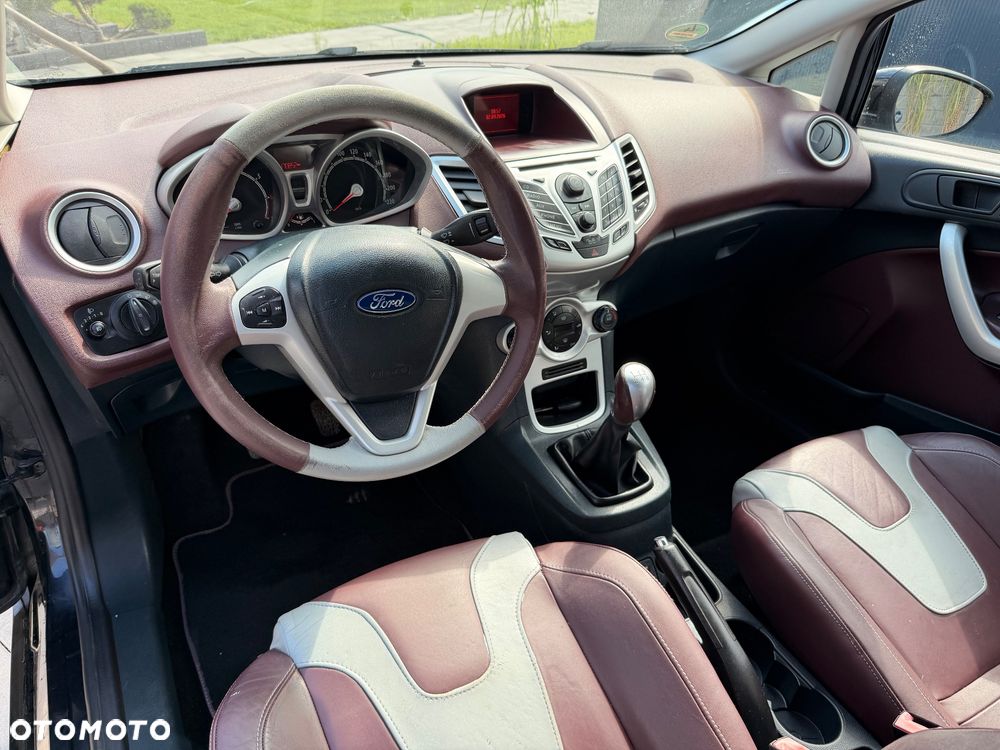 Ford Fiesta 1.4 Ghia - 17