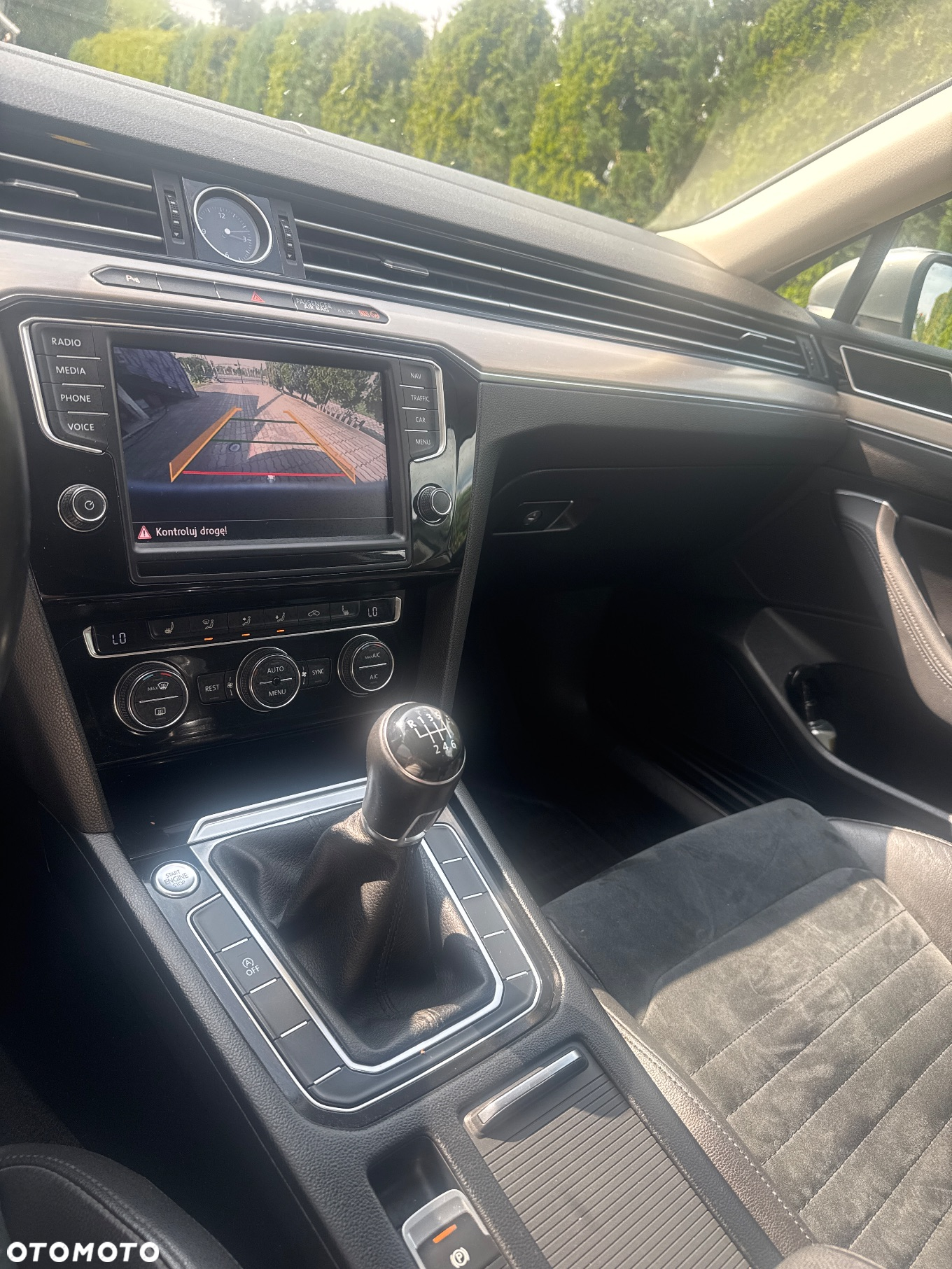 Volkswagen Passat - 13