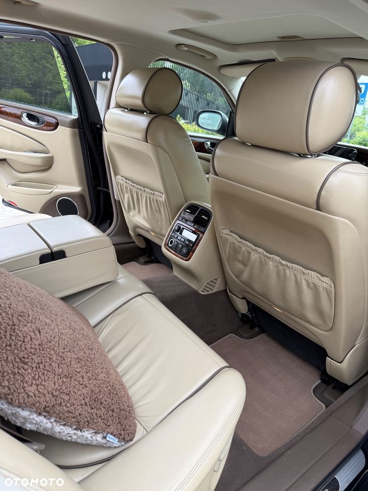 Jaguar XJ XJ8 4.2 LWB Executive - 6