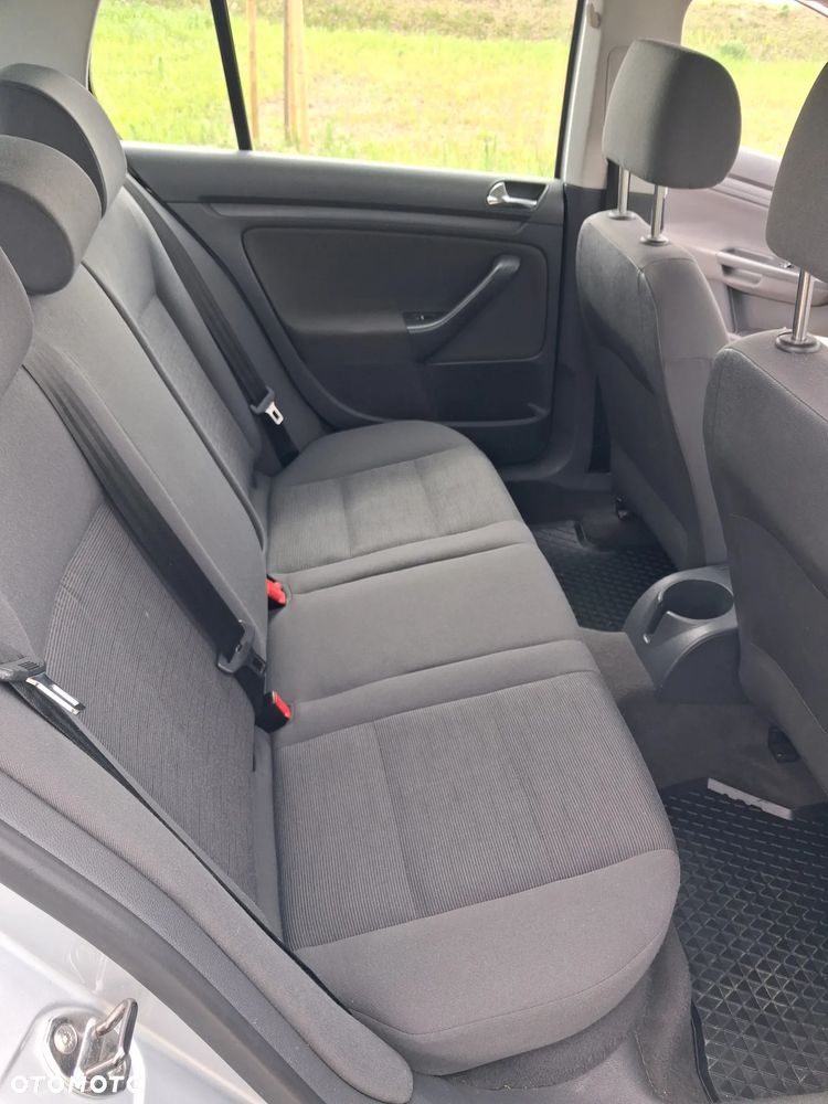 Volkswagen Golf 1.6 FSI Trendline - 9