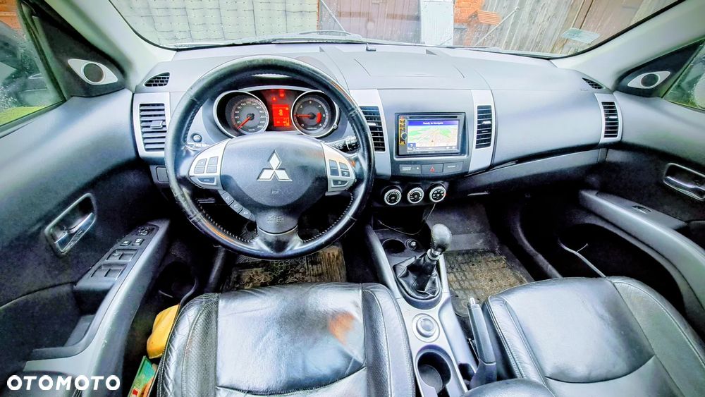 Mitsubishi Outlander 2.0 DID Intense + - 9