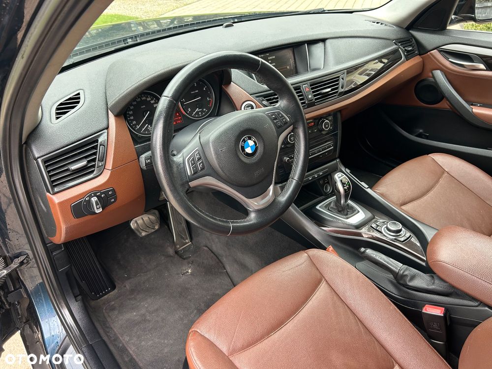 BMW X1 xDrive18d xLine - 11