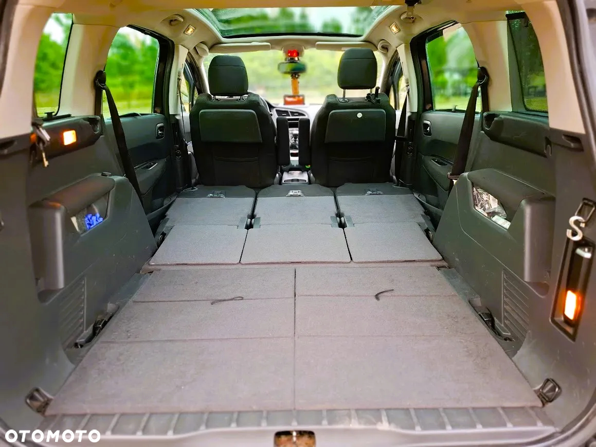 Peugeot 5008 2.0 HDi Family 7os - 31