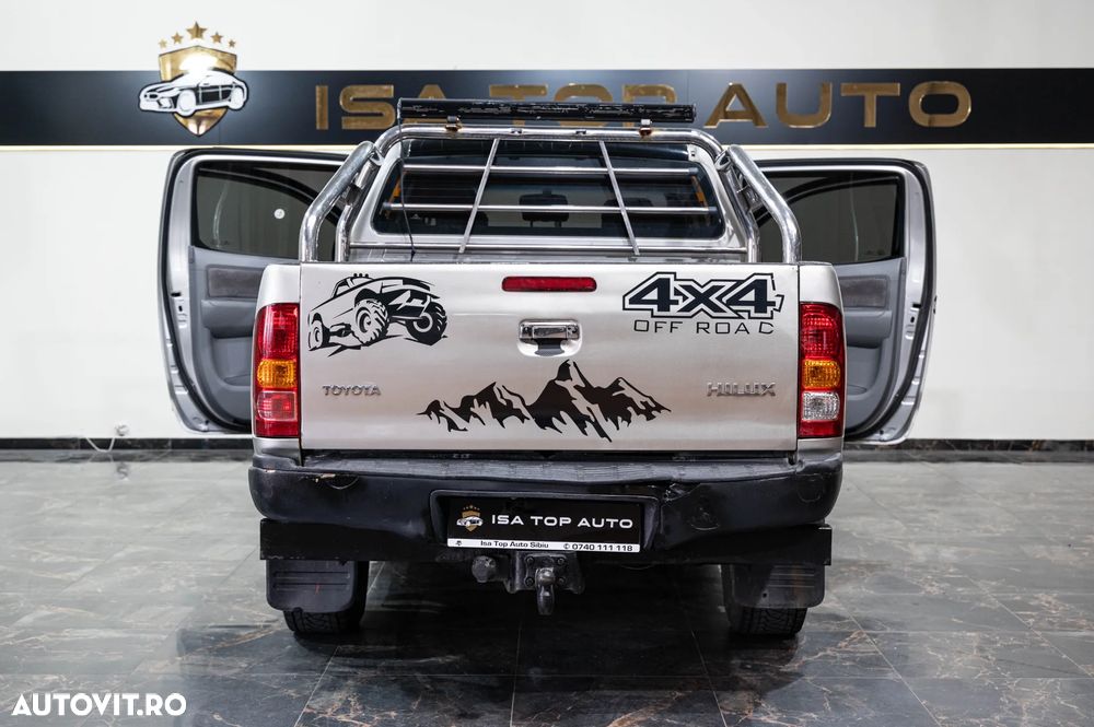 Toyota Hilux 4x4 Double Cab Sol - 3