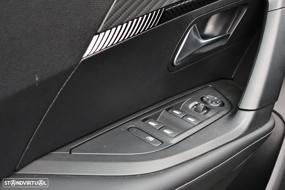 Peugeot 2008 1.2 Hybrid Allure e-DCS6 - 15
