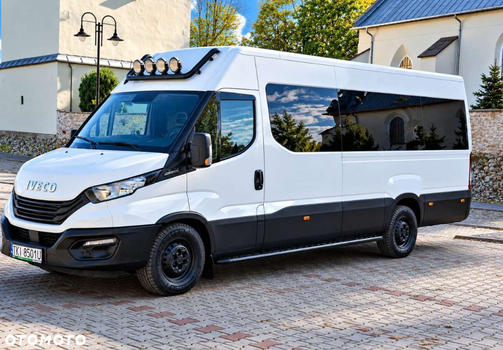 Iveco Daily 2023 photo 2