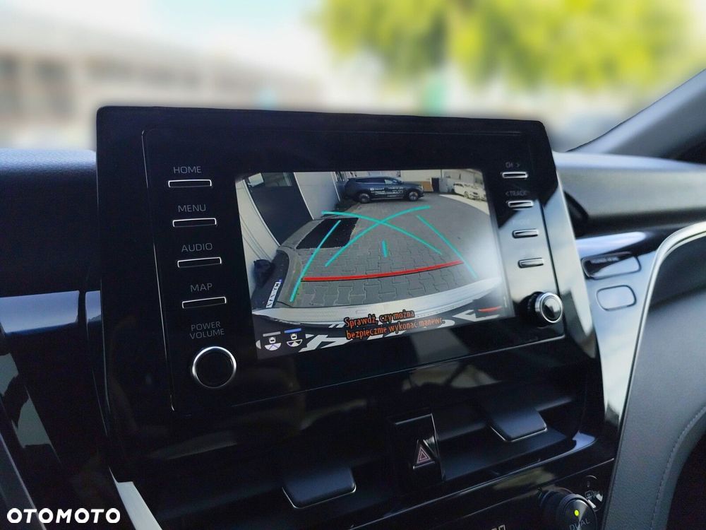 Toyota Camry 2.5 Hybrid Comfort CVT - 24