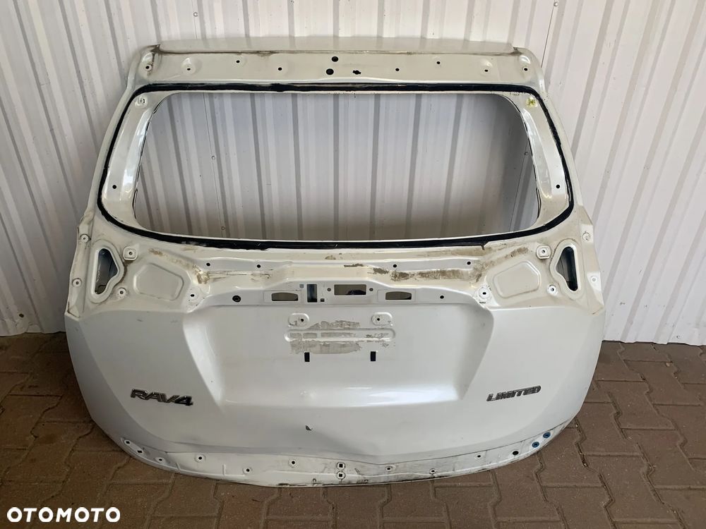 TOYOTA RAV4 IV LIFT 2015-2018 klapa bagażnika tylna TYŁ - 1