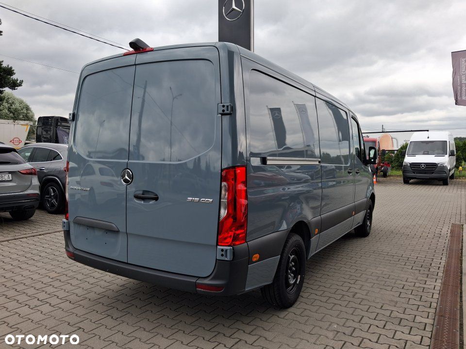Mercedes-Benz Sprinter - 7