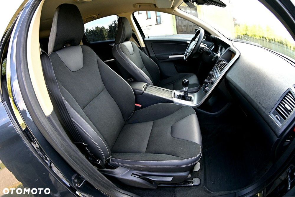 Volvo XC 60 D3 R-Design - 8