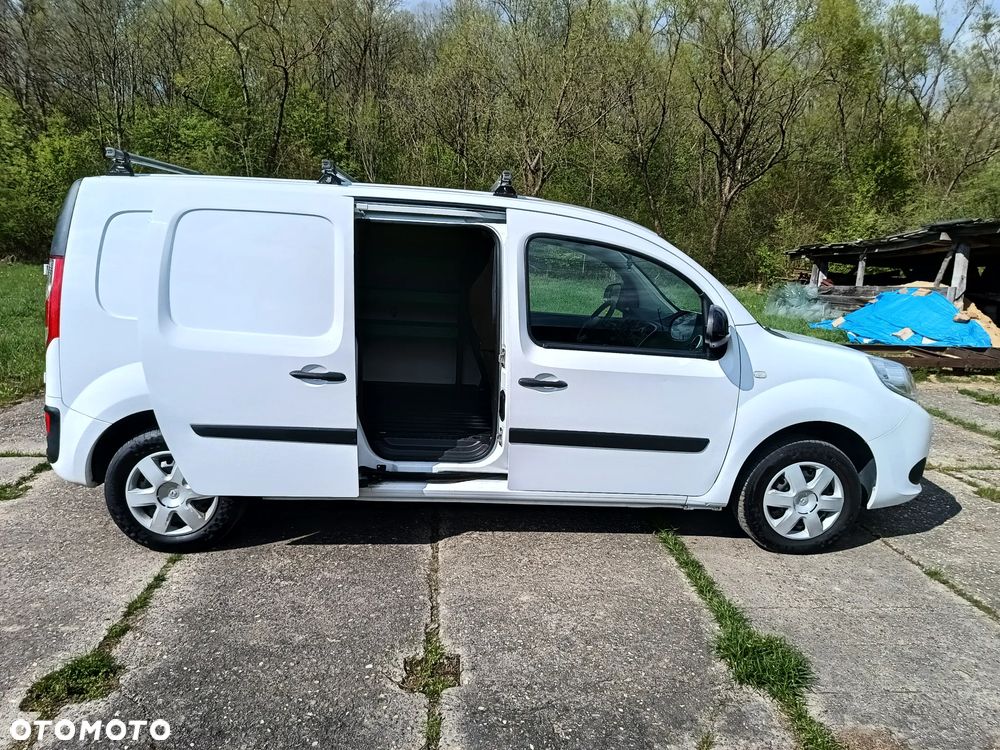 Renault Kangoo wersja MAXI LONG 1.5 diesel 110kM 2017 rok Bogate wyposażenie- WEBASTO, navigacja NISKI PRZEBIEG-142 tyś. SPRAWNY 100% ZAREJESTROWANY!! - 28