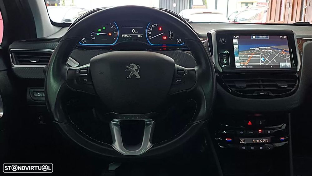 Peugeot 2008 1.2 PureTech Allure - 21