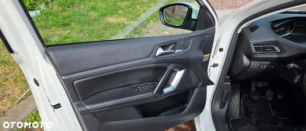 Peugeot 308 1.2 PureTech Style S&S - 9