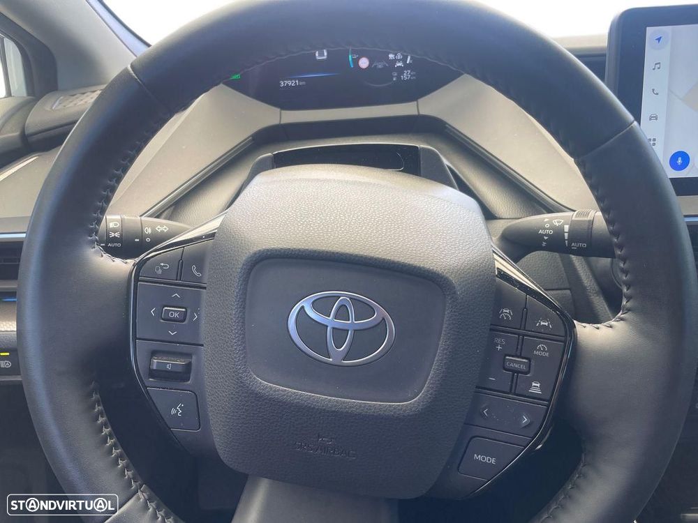 Toyota Prius 2.0 Plug-in Luxury - 14