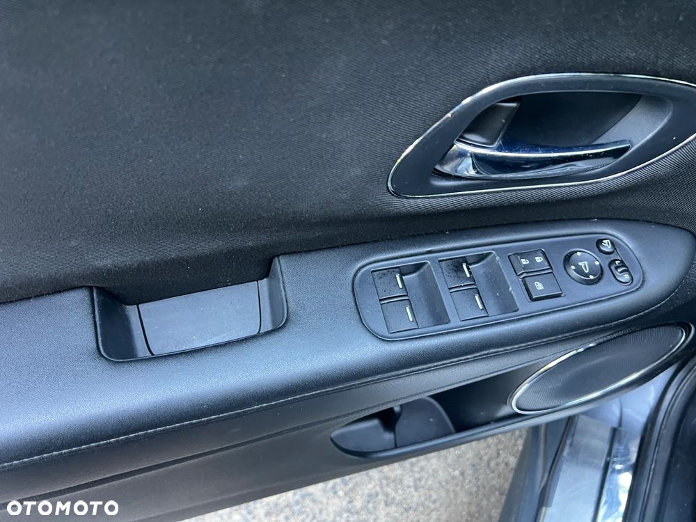 Honda HR-V 1.5 i-VTEC CVT Elegance - 24