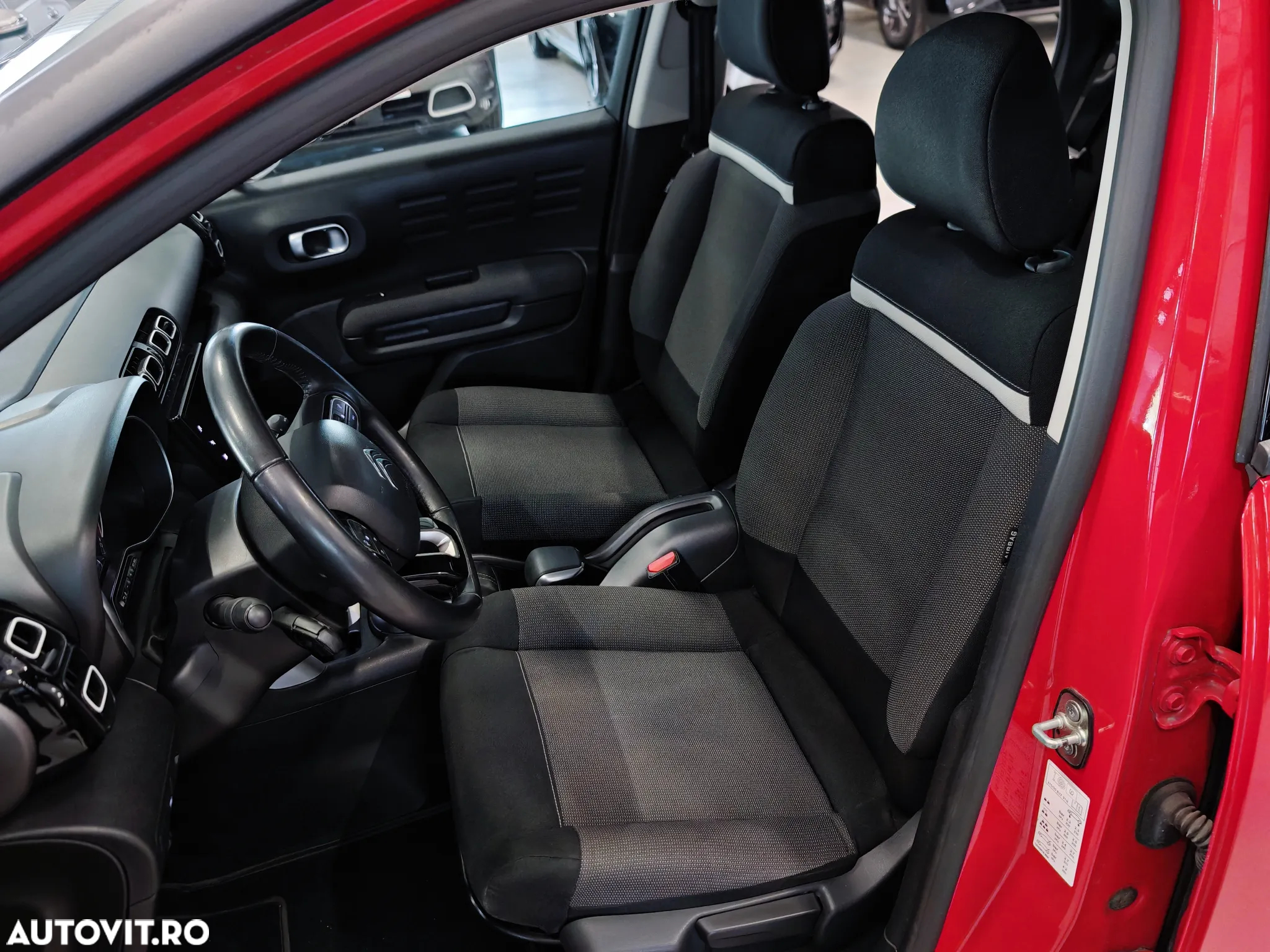 Citroën C3 AIRCROSS 1.2 PureTech S&S EAT6 Shine - 8