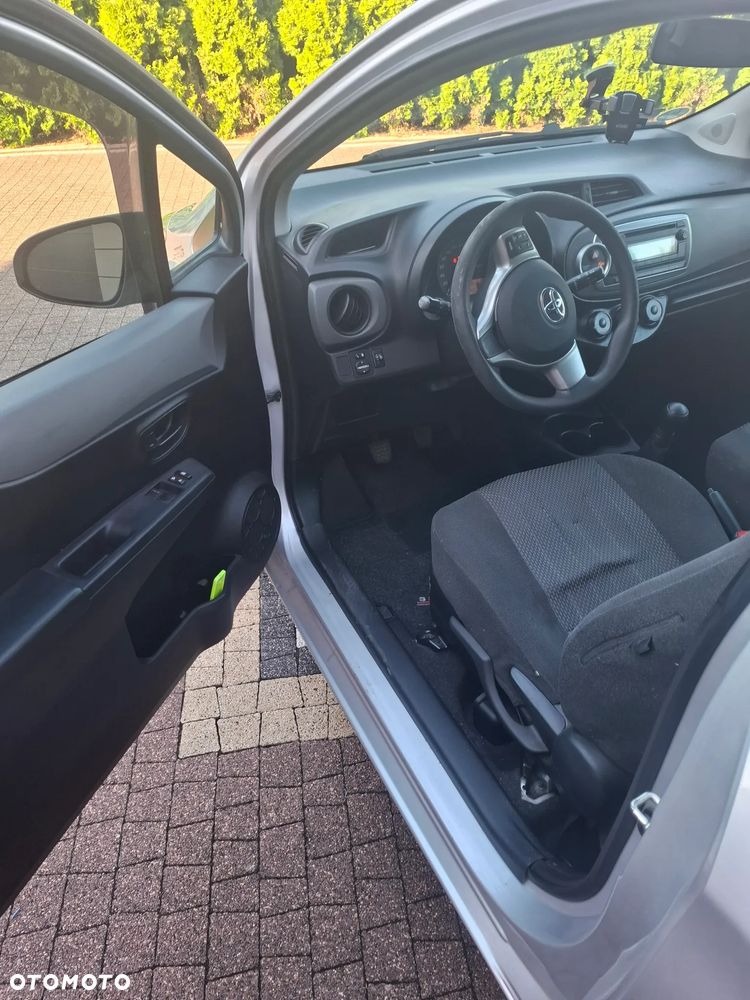 Toyota Yaris 1.0 Terra A/C - 12