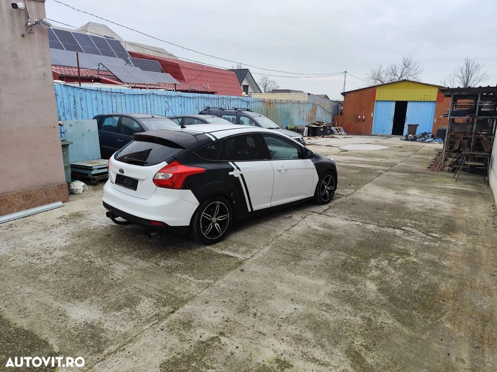 Ford Focus Turnier 1.6 Ti-VCT Champions Edition - 9