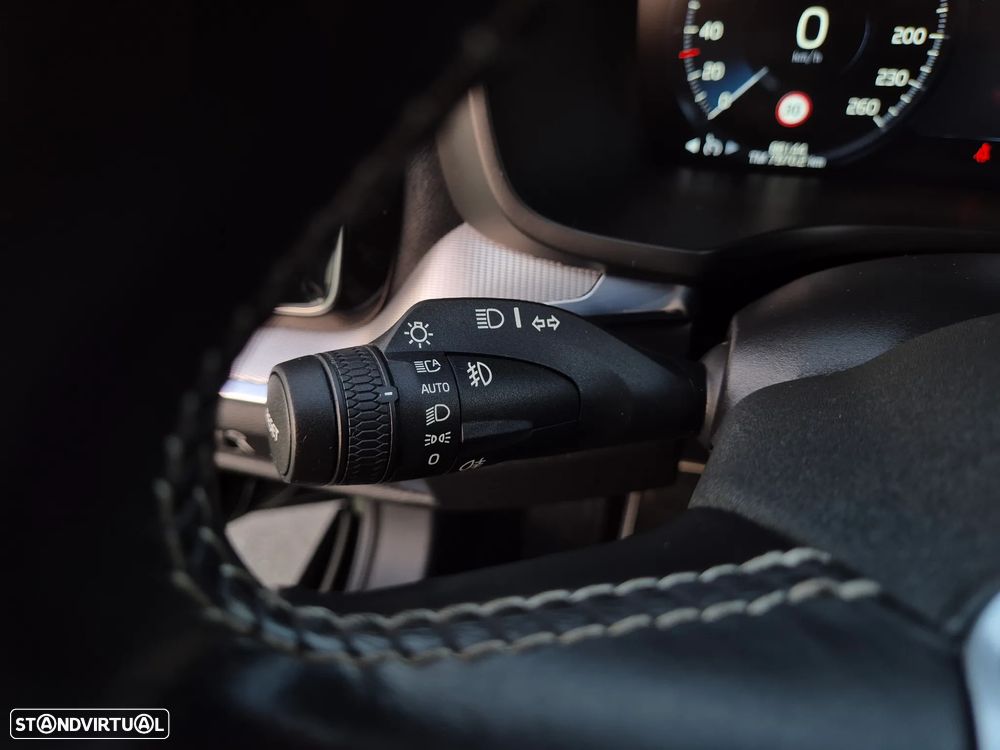 Volvo V60 2.0 B4 R-Design Geartronic - 25