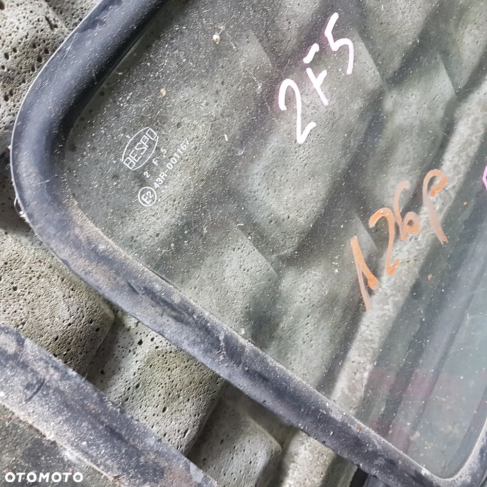 szyba karoseryjna uszczelka szyby fiat 126p maluch 126 p Posiadam prawie wszystkie części do tego modelu - 12
