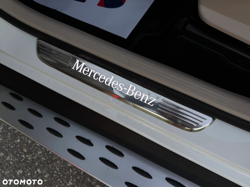 Mercedes-Benz GLC 300 4Matic 9G-TRONIC Exclusive - 27