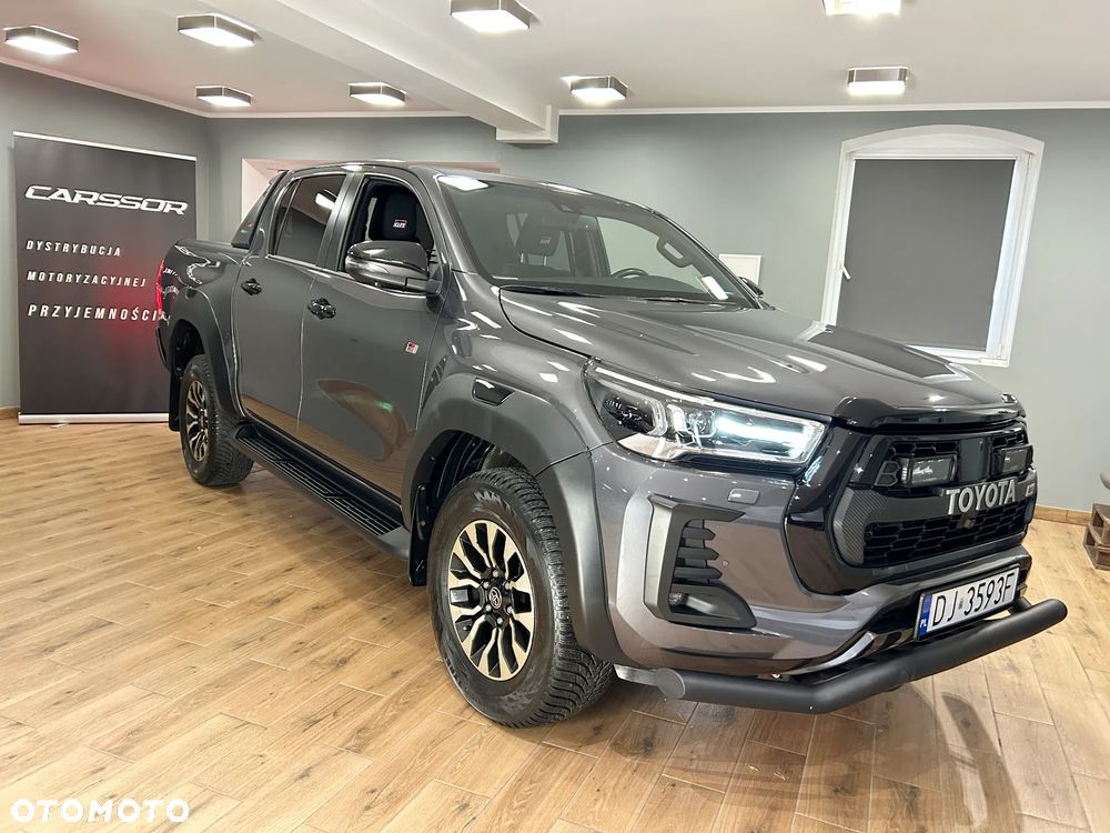 Toyota Hilux 2023 photo 3