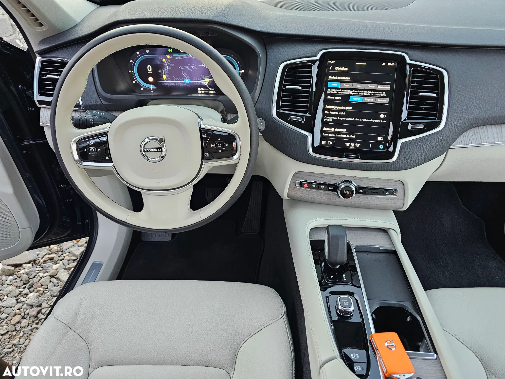 Volvo XC 90 T8 AWD Plug-in Hybrid Plus Dark - 35