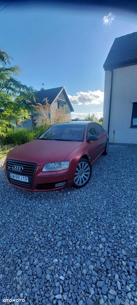 Audi A8 4.2 L Quattro - 24