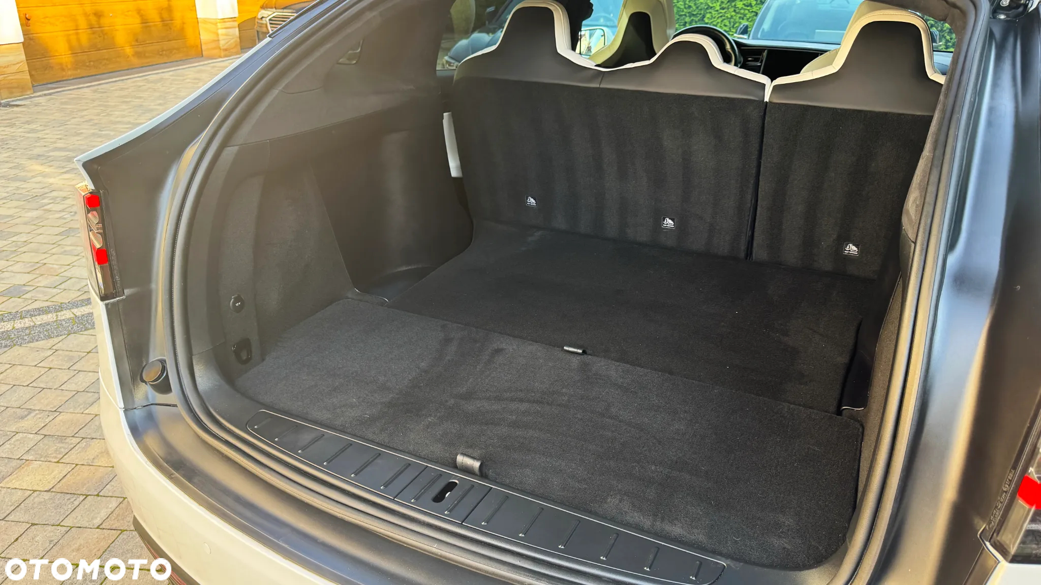 Tesla Model X Long Range Plus - 40