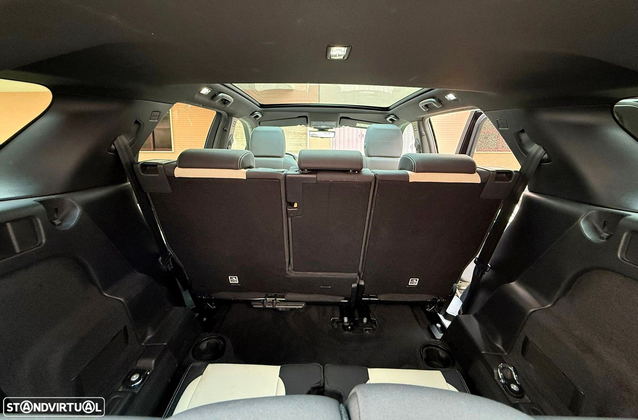 Land Rover Discovery Sport 2.0 eD4 R-Dynamic S - 29