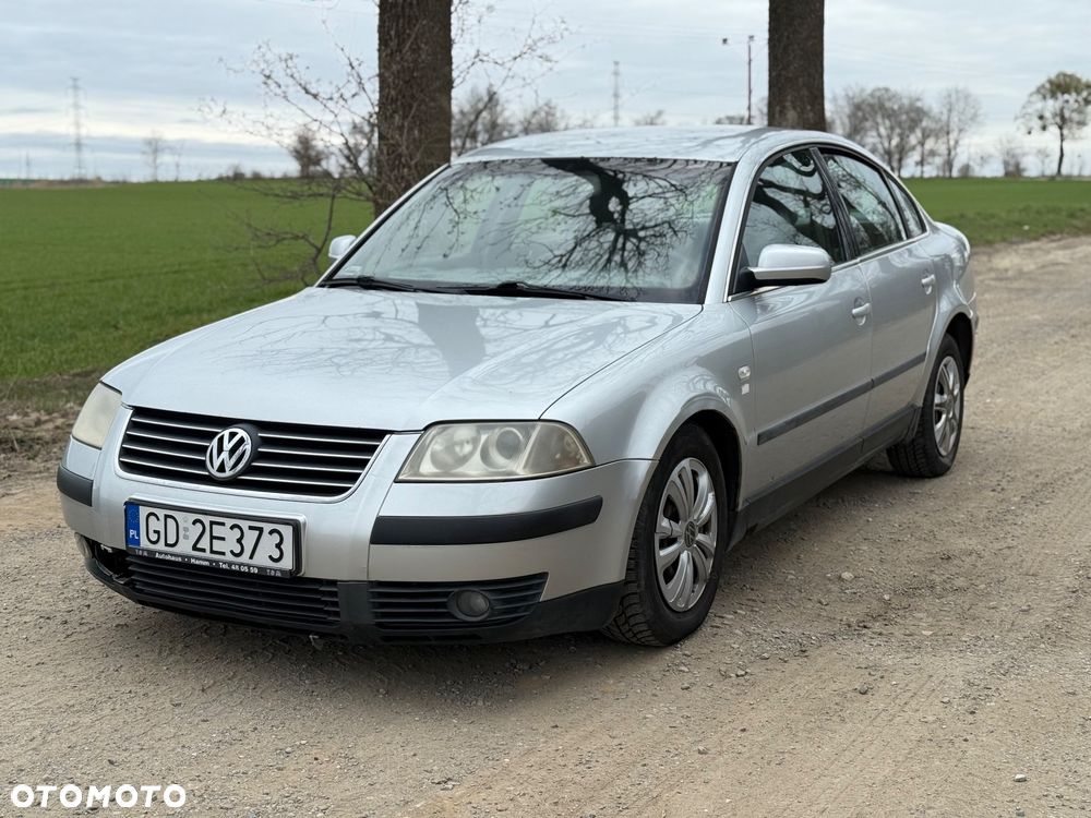 Volkswagen Passat 1.9 TDI Highline - 2