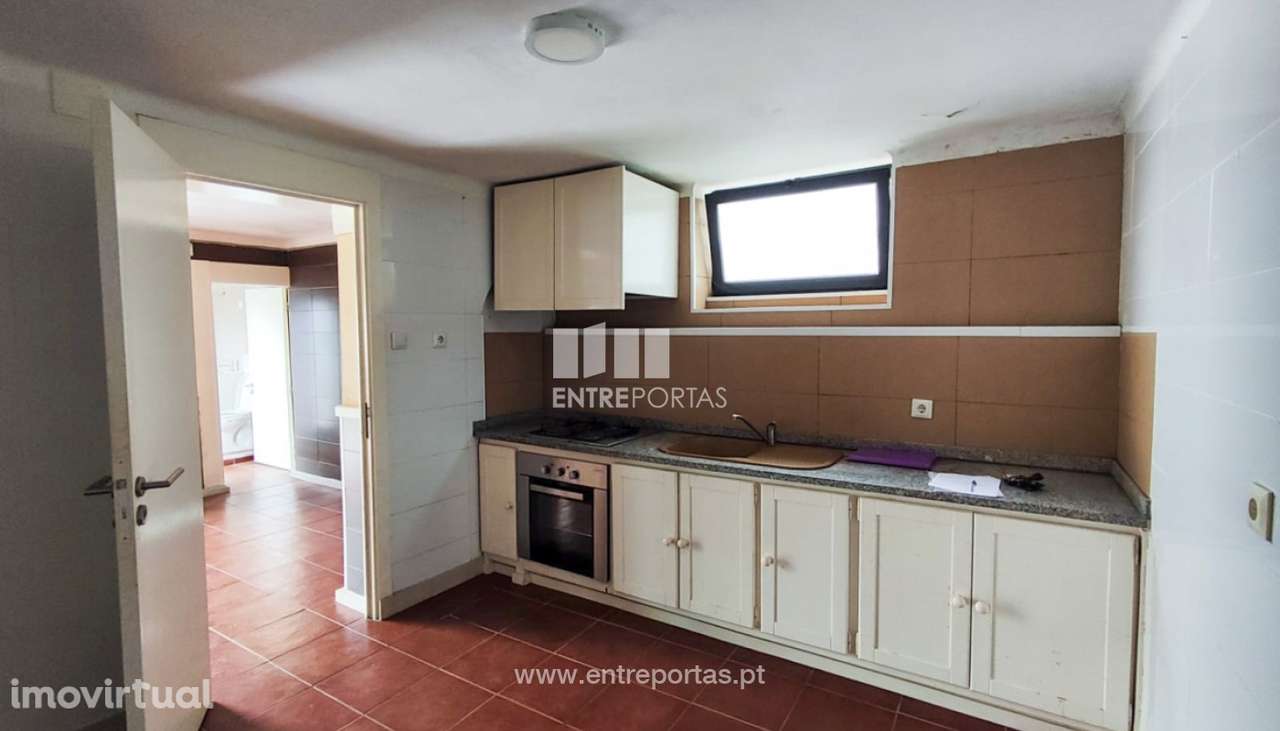 Venda de Espaço comercial transformado em apartamento T1, Areosa, Via - Grande imagem: 3/30