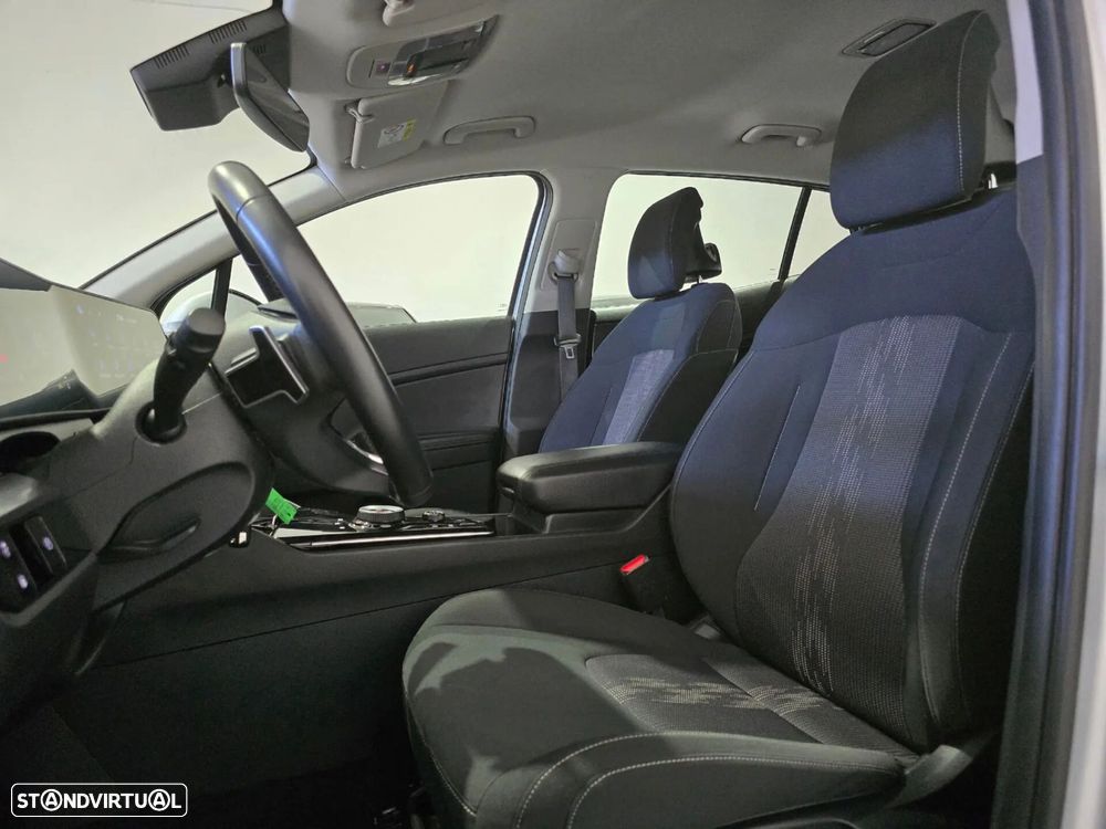 Kia Sportage 1.6 T-GDI AWD Base - 30