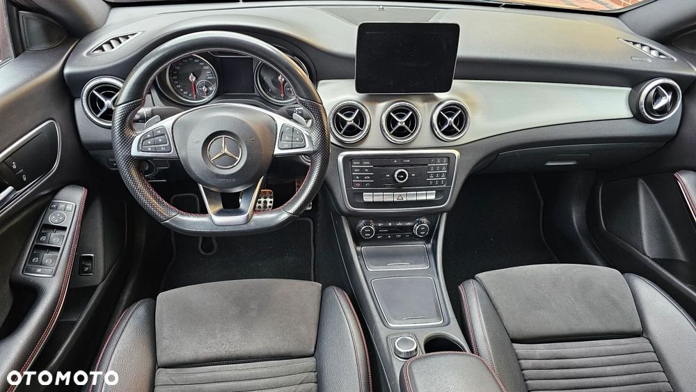 Mercedes-Benz CLA 200 d 4Matic 7G-DCT AMG Line - 32