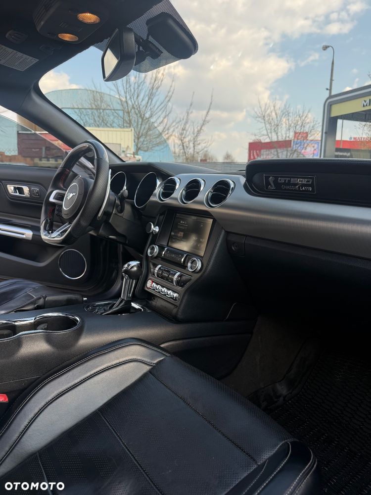 Ford Mustang 5.0 V8 GT - 27