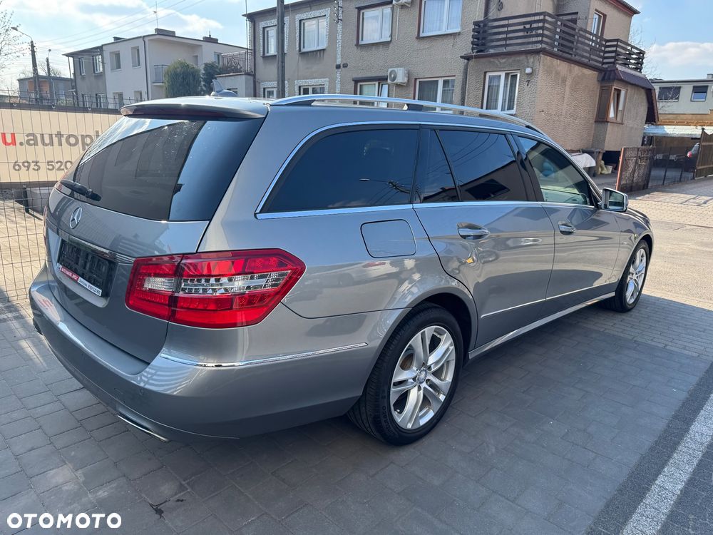 Mercedes-Benz Klasa E 200 CGI BlueEffICIENCY Avantgarde - 20