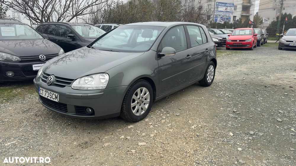 Volkswagen Golf - 1