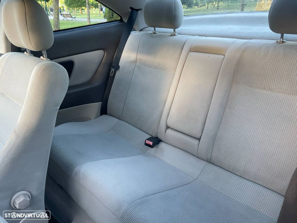 Opel Astra Coupe 1.8 16V - 11