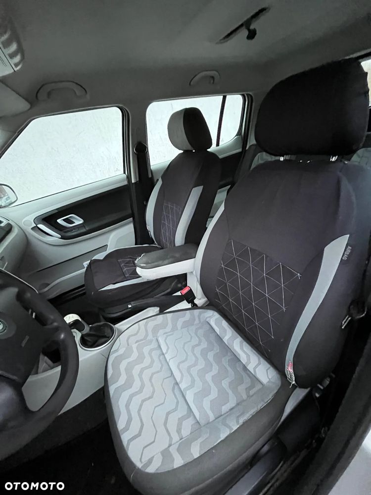 Skoda Fabia 1.2 HTP Ambiente - 18