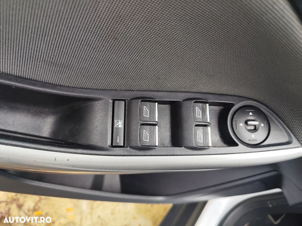 Ford Focus Turnier 1.6 Ti-VCT Champions Edition - 26