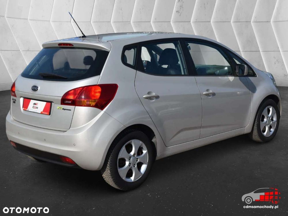 Kia Venga - 11