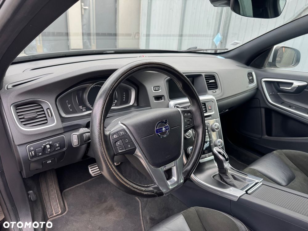 Volvo V60 D4 Geartronic RDesign - 9