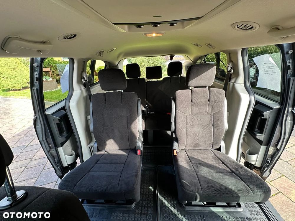 Dodge Grand Caravan - 22