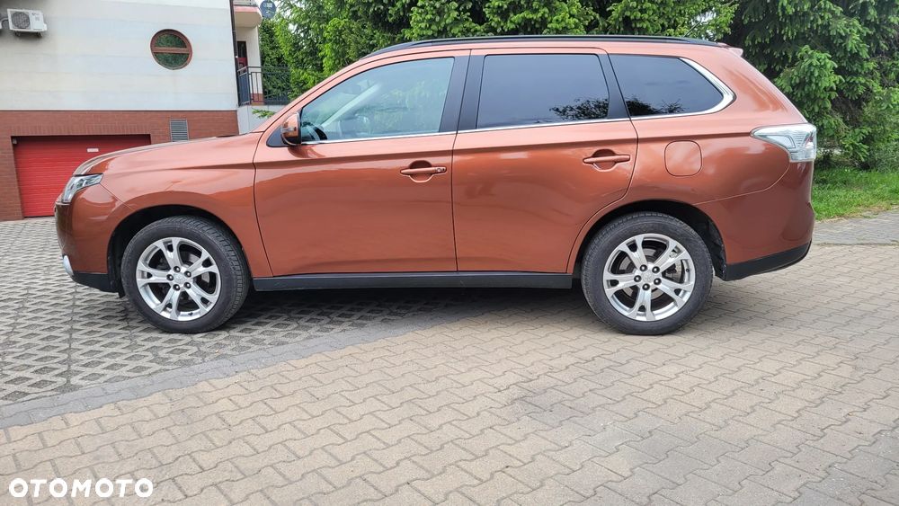 Mitsubishi Outlander 2.2 DID Intense + - 4
