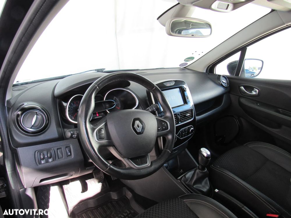 Renault Clio - 26