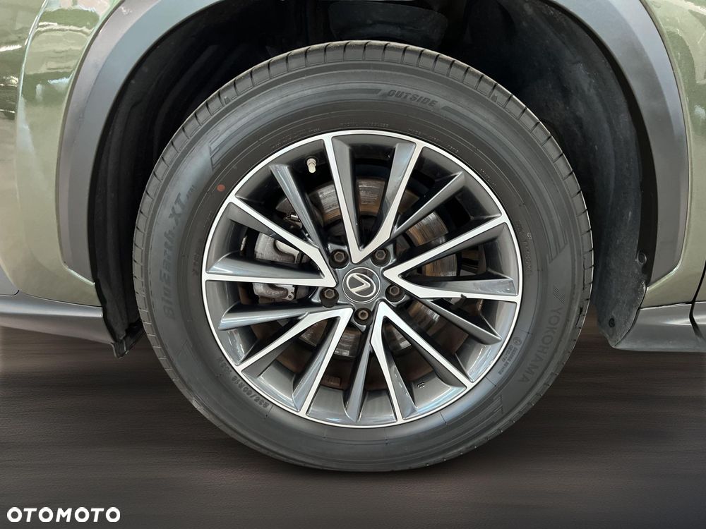 Lexus NX 350h Business AWD - 22